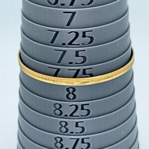 7.75 inch Goldtone Thin Bangle